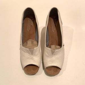 TOMS Ivory/White Sparkly Women's Booties 7.5